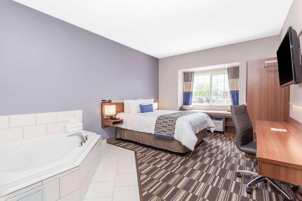 Microtel Inn & Suites Sault Ste. Marie Room photo